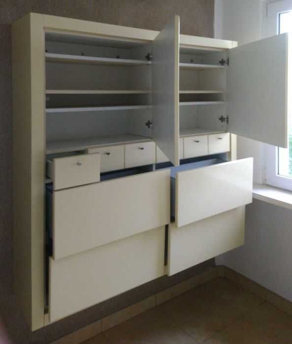 Solidna szafka wisząca z szufladami płytka pojemna do kuchni garażu