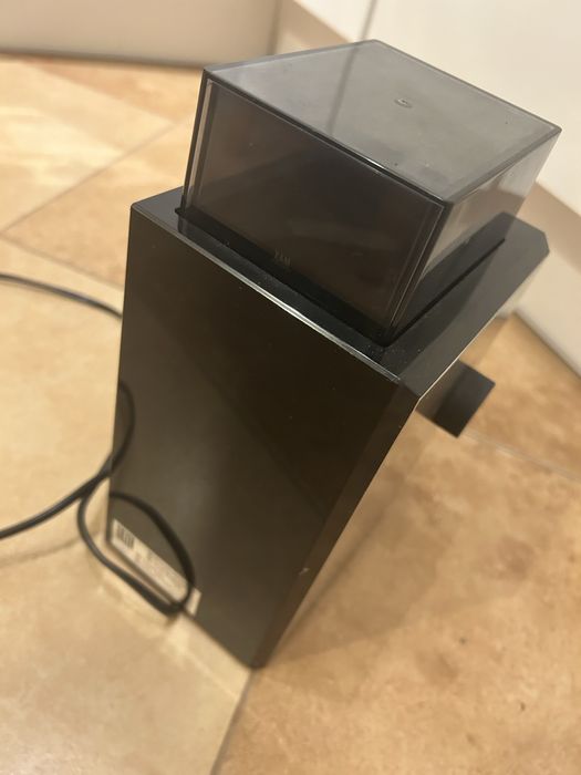 Młynek żarnowy do kawy Delonghi kg89