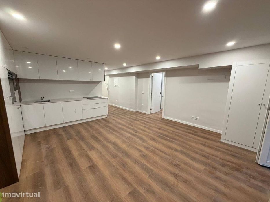 Apartamento T3 com terraço e ar condicionado — Barreiro E Lavradio, Setúbal