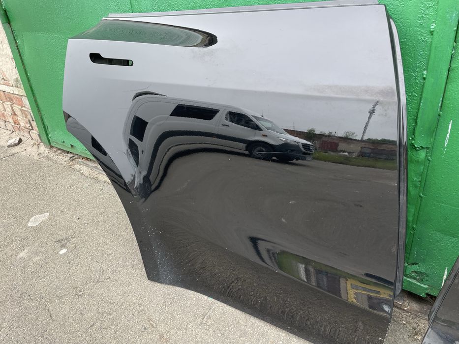 Двері праві тесла вай Tesla y my