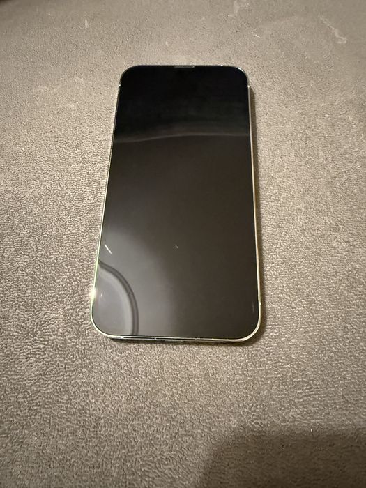 iPhone 13 Pro – 256GB – Modelo A2626 – Excelente Estado