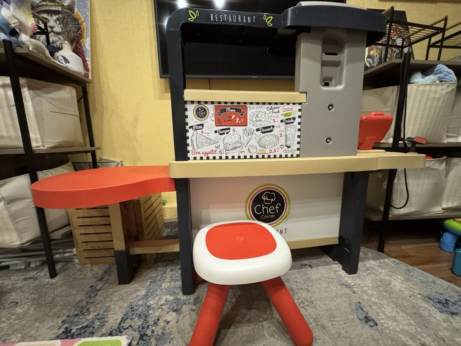 Продам дитячу інтерактивну кухню Smoby