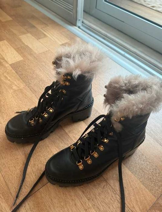 Botas Uterqüe de couro pretas com pelo - Tamanho 37