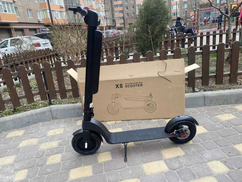 Електросамокат 10дюймів колеса 350w до 45км в упаковці
