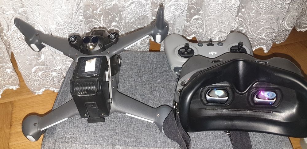 DJI FPV COMBO + gogle + 3 baterie