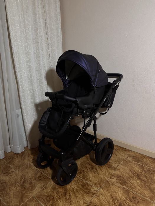 Продам детскую коляску 2 в 1