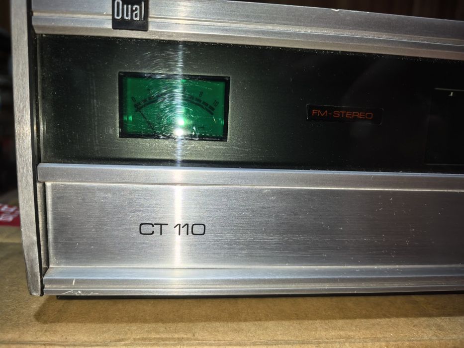 Радио тюнер Dual CT 110 Stereo ,диапазон -"FM (87.5–108 МГц), MW (СВ), LW (ДВ) и SW (КВ)"