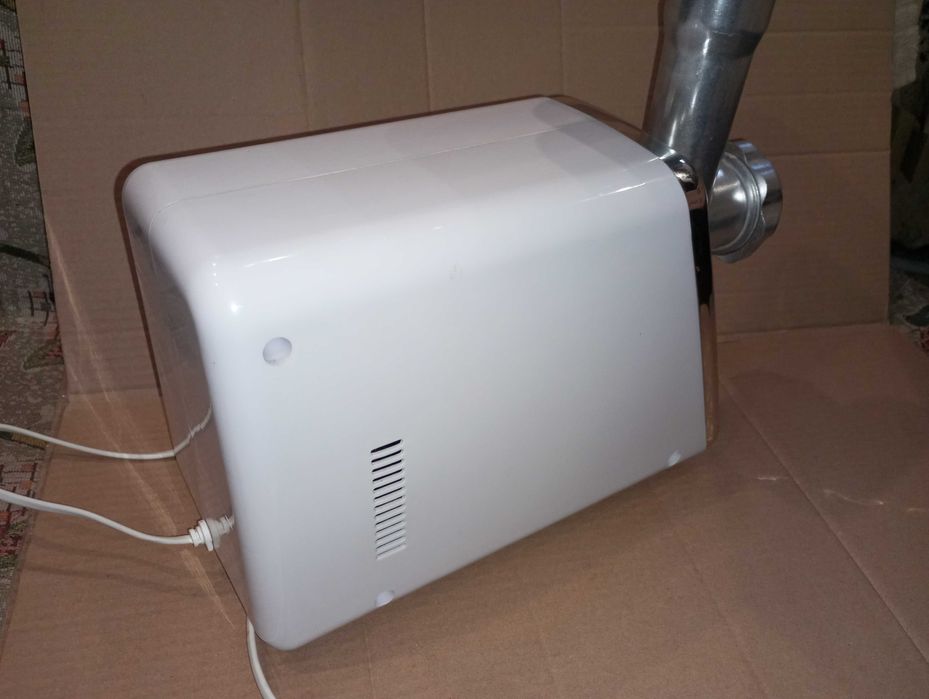 М'ясорубка електрична Grant 2500W электро мясорубка