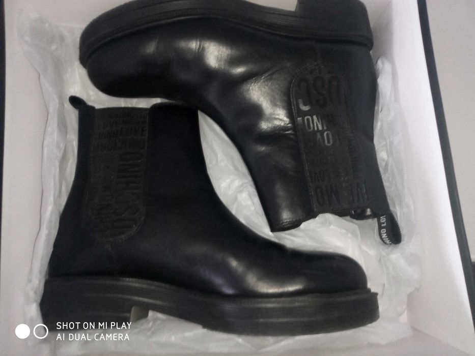 Botas Moschino 40