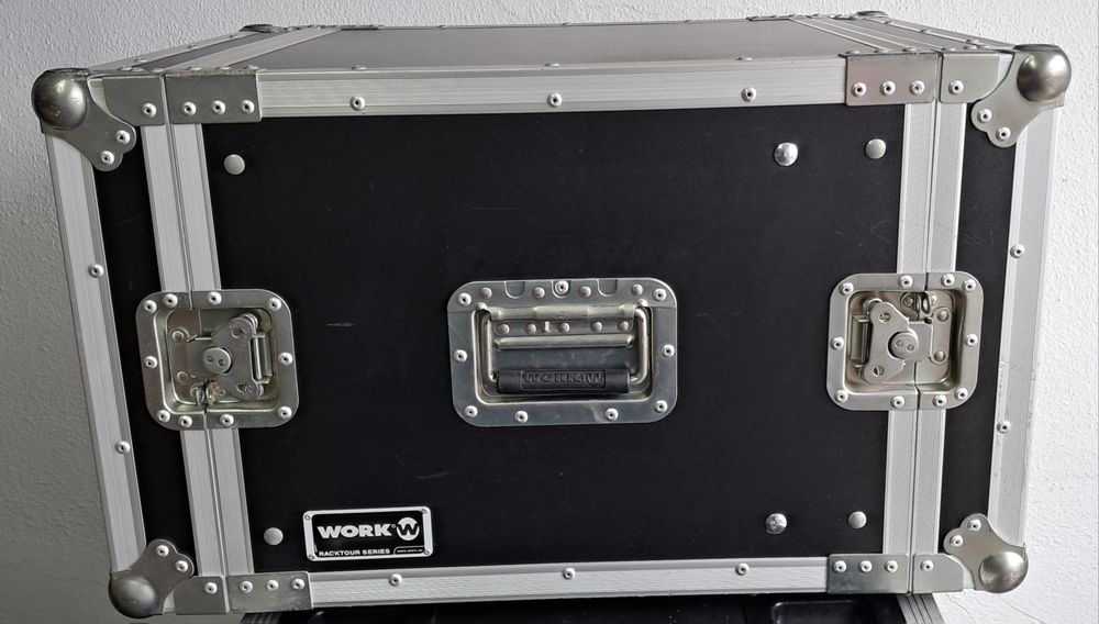 Rack 8U - Preta impecável