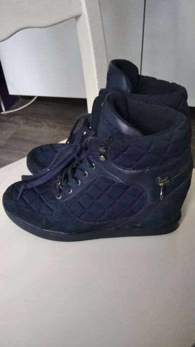 Buty na koturnie guess roz 41