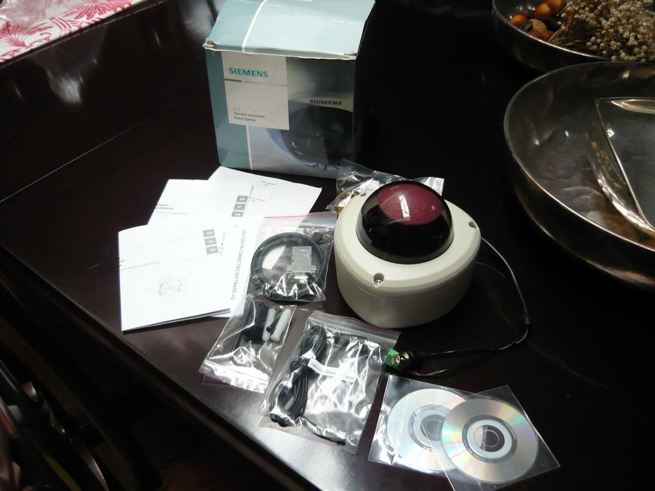 Siemens Ref CVVC1317-LP - Camara diurna/noturna anti-vandalismo - Nova