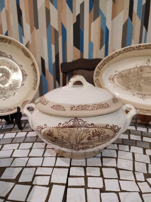 Столовый обеденный фаянсовый сервиз "Охота" Каменный Брод. 1963г. СССР