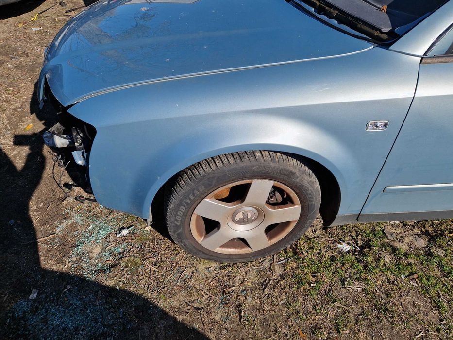 audi A4 B6 błotnik lewy przód LY7R