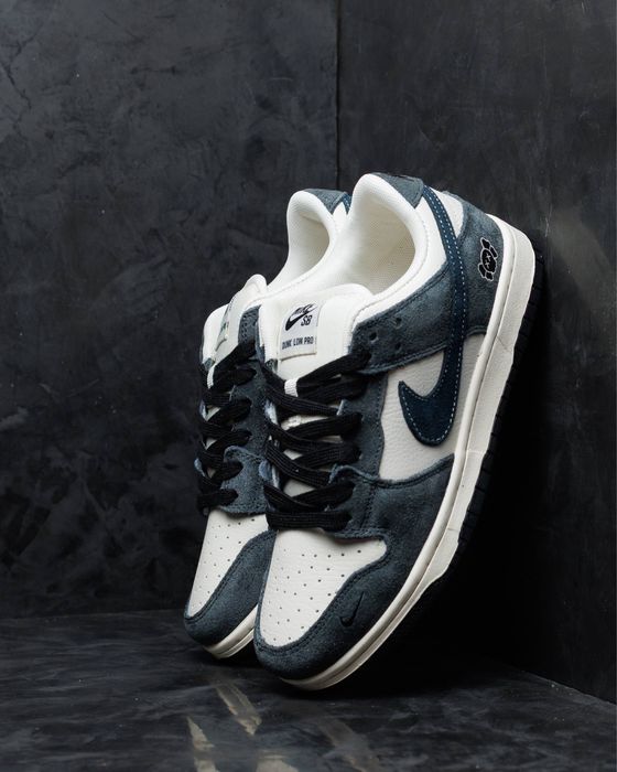 Nike SB Dunk Low x Kaws White Blue