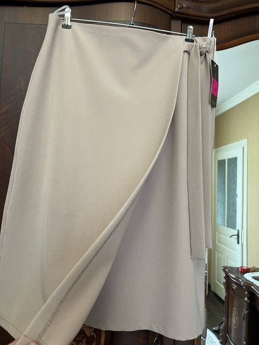 Елегантна спідниця жіноча