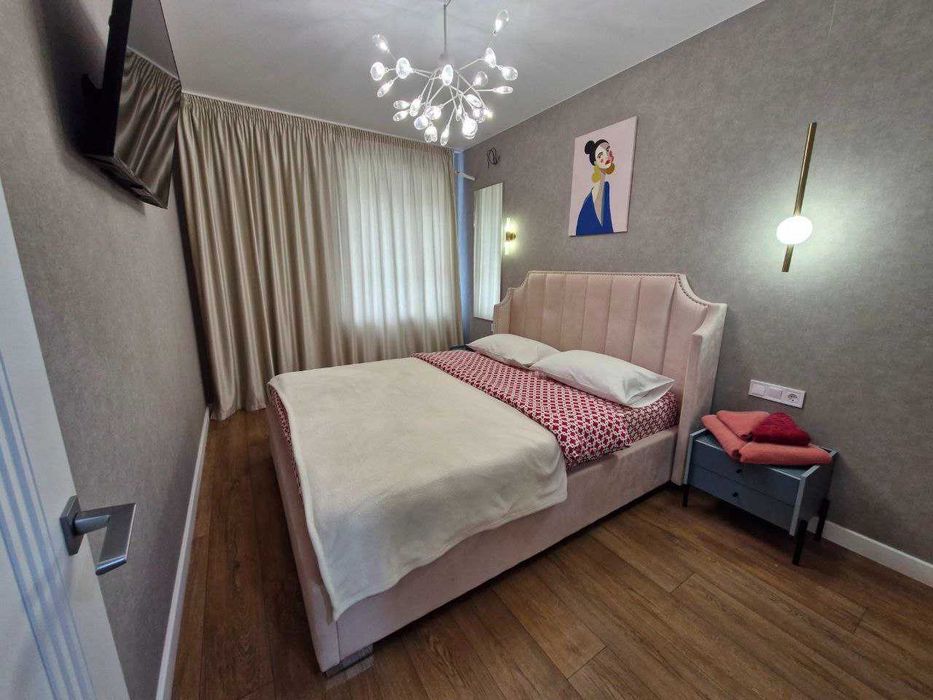 Нова Студія в Парку біля Набережної. Світло 24/7