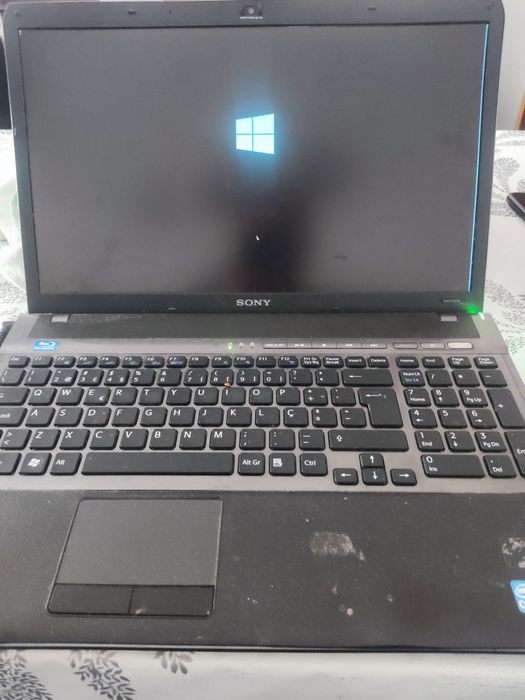 Portátil HP Core I3 Radeon Graphics