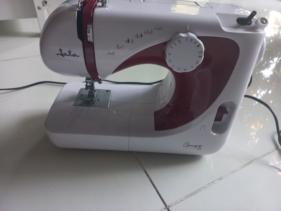 Maquina costura Jata