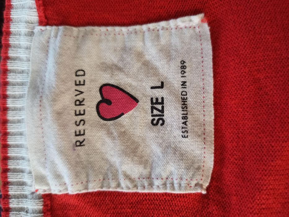 Czerwony długi sweter Reserved