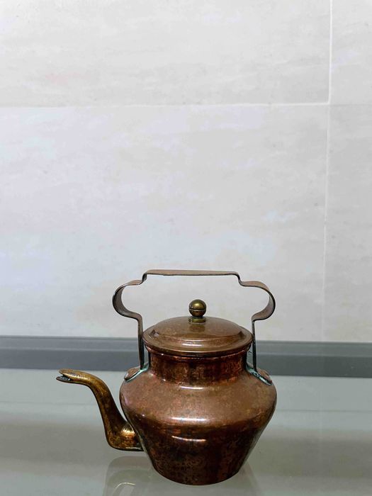 Várias peças decorativas de cobre/latão
