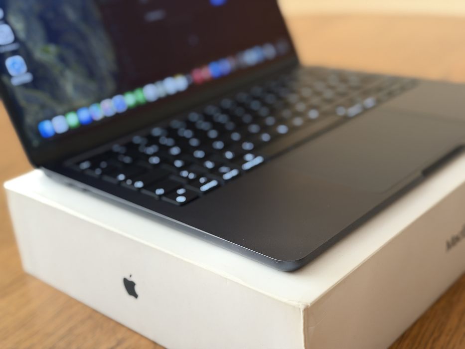 Macbook Air 13 8/256gb M3 , Європа! Стан 10/10