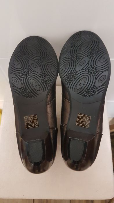 Buty  jesienno-wiosenne rozmiar 39,,You And Me" na małym obcasie.
