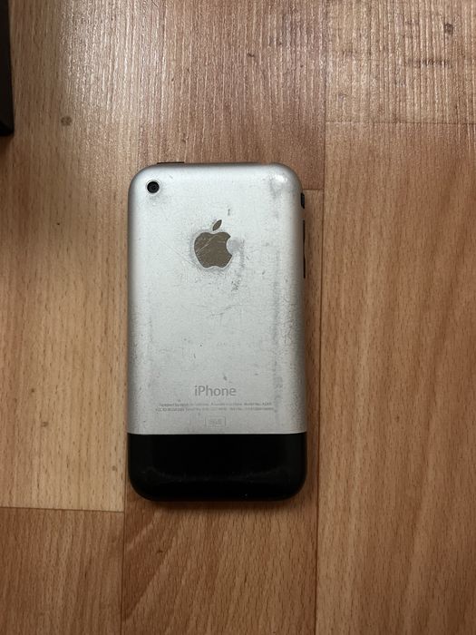 Apple Iphone 2g 8 gb повний оригінальний заводський комплект