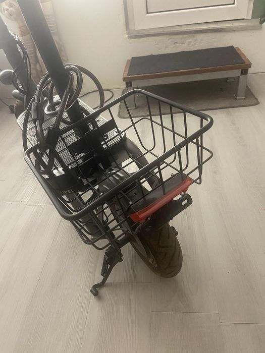 Trotinete eletrica com banco