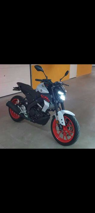 Yamaha MT-125 – suporte matrícula original