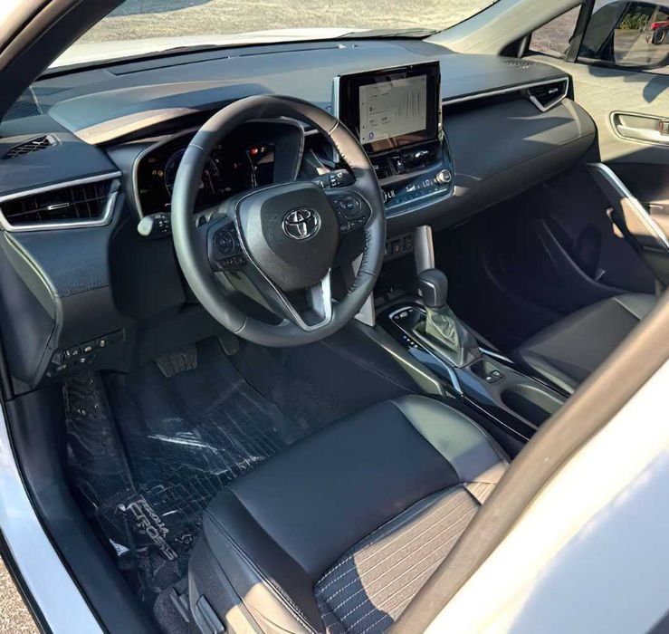 Toyota Corolla Cross      2024