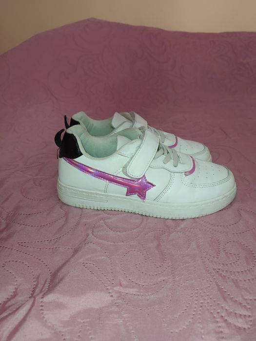 Białe adidasy 33 dziewczęce