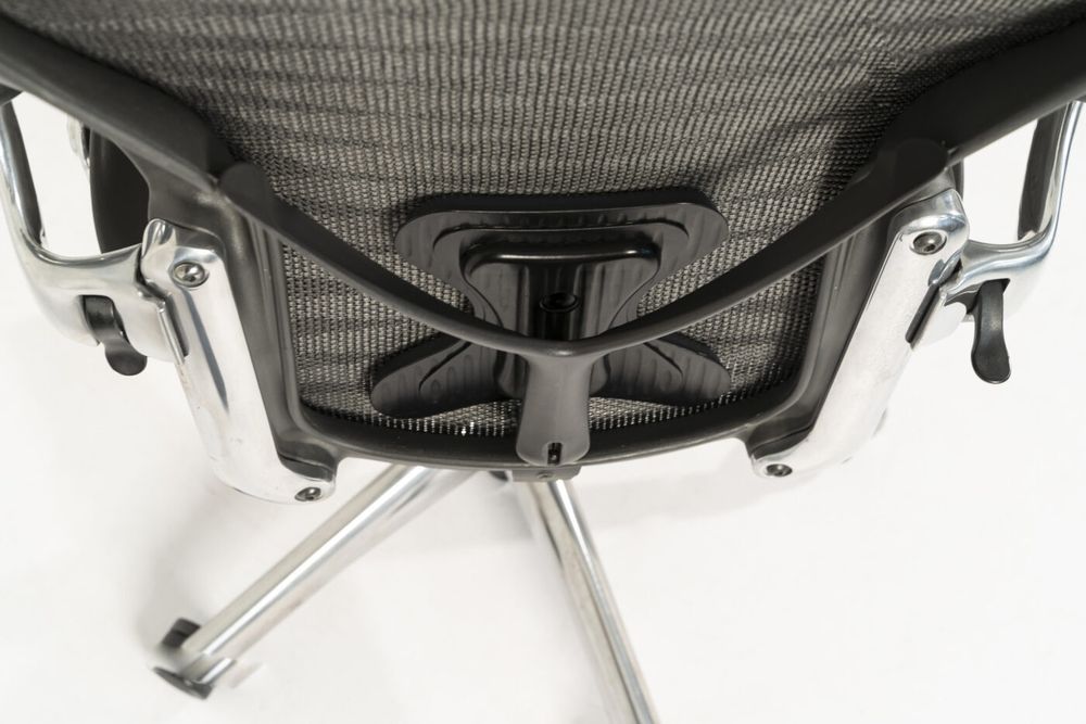 Cadeira Herman Miller modelo aeron executive - estrutura polida - posturefit