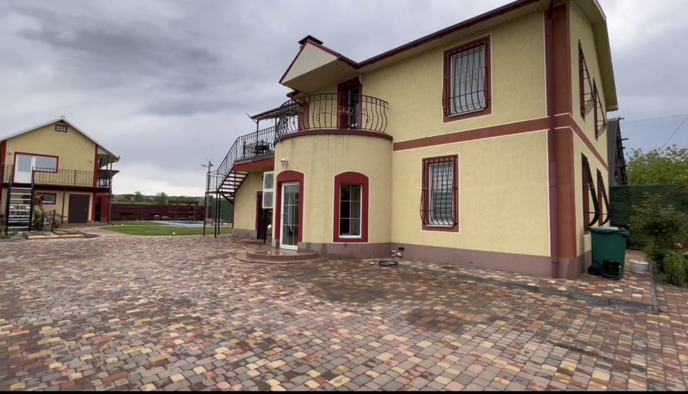 Продаж Заміський Будинок