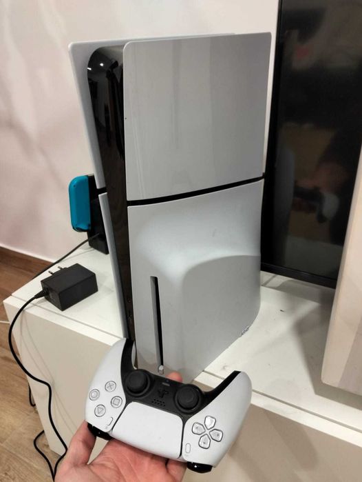 Ps5 Slim / Disco / 1TB + God Of War / Como Nova, com 1 mes de uso