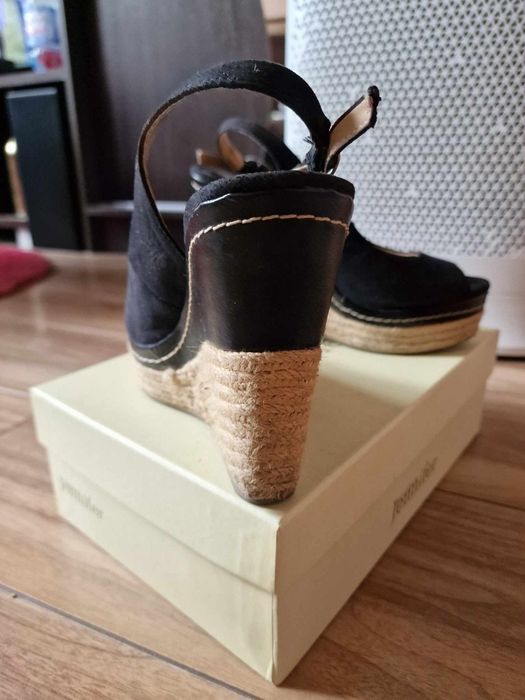 Sprzedam sandały na koturnie  r 38