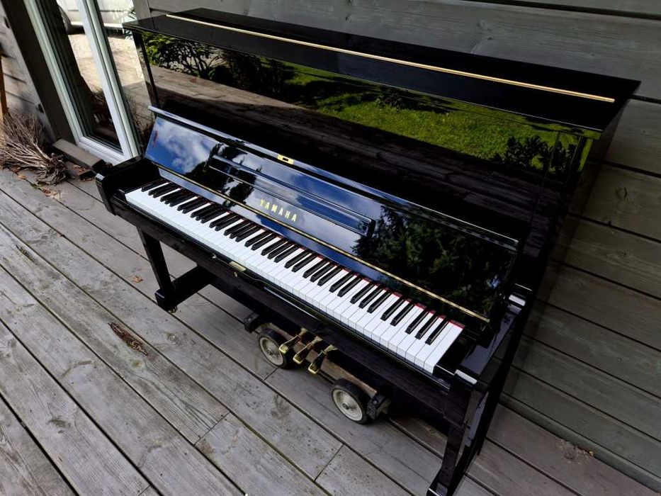 Pianino YAMAHA U1 121cm 1981r CZARNY POŁYSK