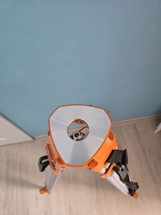 Statyw do niwelatora