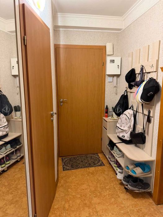 Продам трехкомнатную квартиру на Космосе
