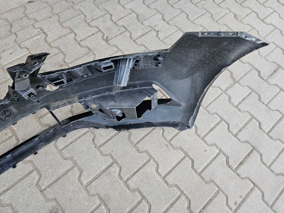 Skoda Superb III 3 zderzak przedni przód 8V0807221
