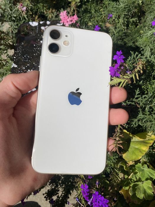 Телефон айфон 11,White,64gb,face id,гарний стан