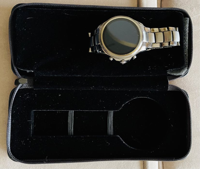 Empório Armani Connected