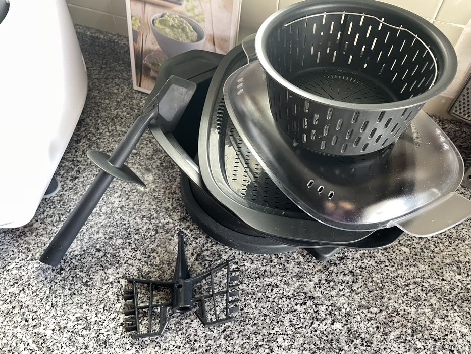 Robot de cozinha Monsieur Cuisine Connect (inclui livro de receitas)