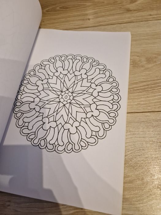 Barwne witraże mandale