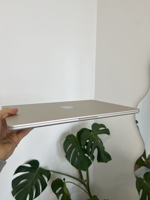 На деталі MacBook Air 15 M5 A3448