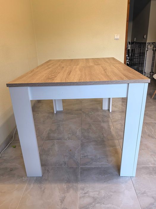 Mesa para sala em ÓTIMO estado!