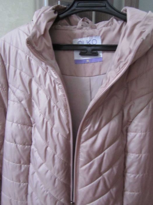 продам куртку демисезонную женскую