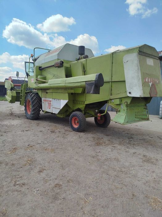 Kombajn class dominator 76