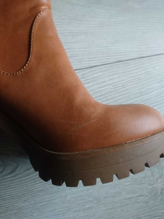 Botki sztyblety Bershka camel brązowe na słupku r. 39