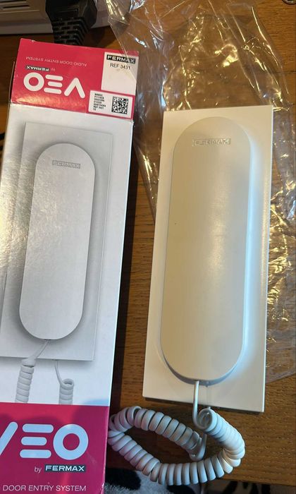 Telefone FERMAX VEO 4 + N Universal - intercomunicador com fio